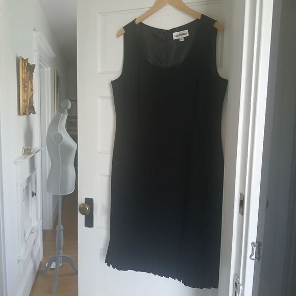 Danny & Nicole Black Sheath Midi Dress Scoop Neckline Sleeveless Cocktail - Picture 8 of 9